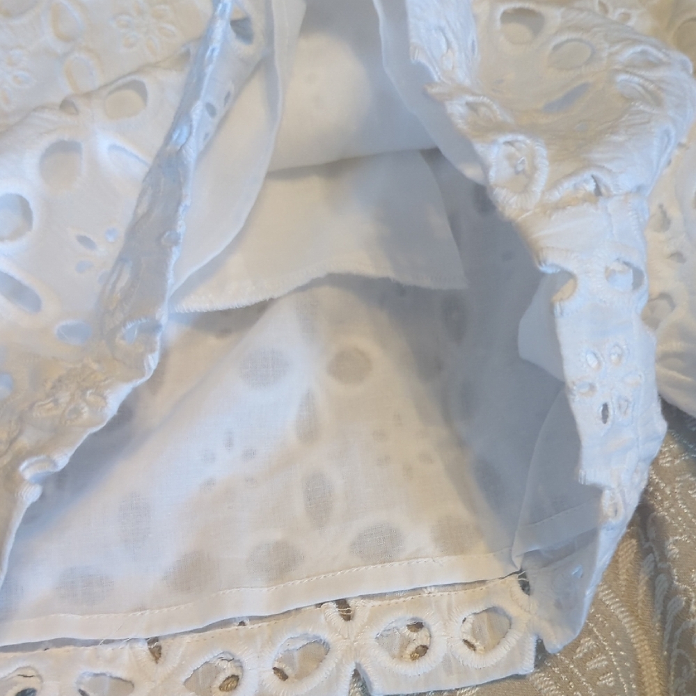 VENUS Elegant White Lace Skirt - Picture 8 of 9